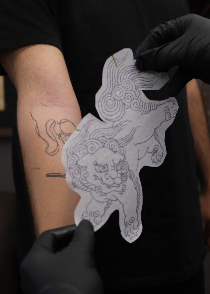 cover-up-tattoo-fu-dog-stencil