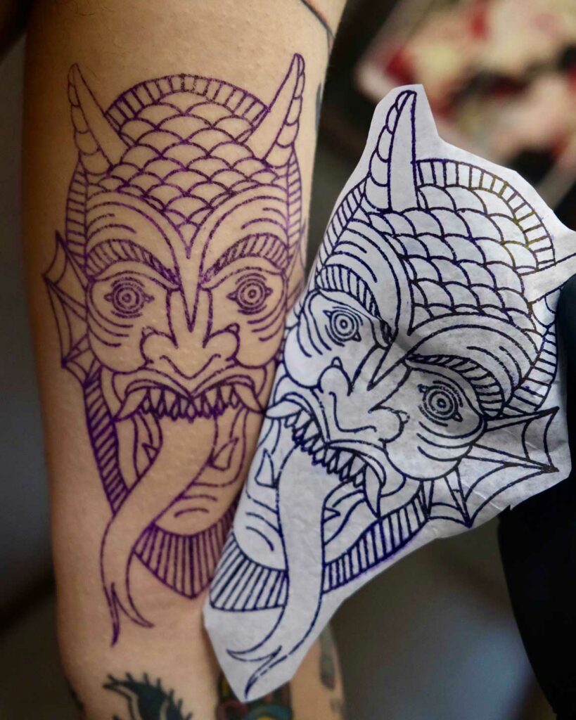 Tattoo-Kunst-und-Haltbarkeit Teufel-tattoostencil
