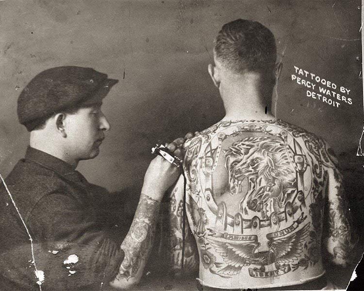 Percy Waters tattooing Pharaoh´s Horses Tattoo Flash